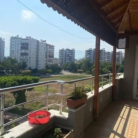 Denize 900 Metre 4+1 Dublex Lägenhet Antalya